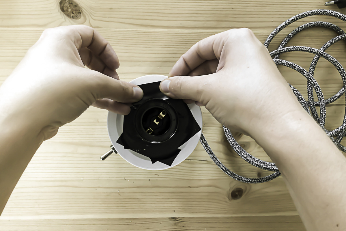 Partie 9 de la réalisation du DIY lampe en béton