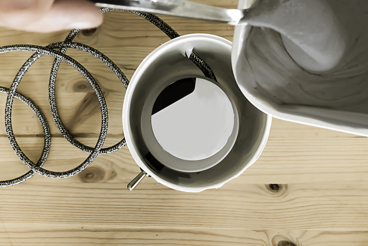Partie 10 de la réalisation du DIY lampe en béton