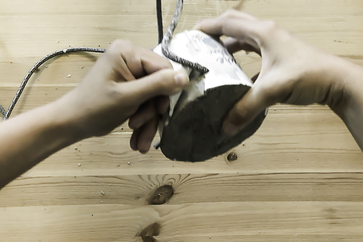 Partie 12 de la réalisation du DIY lampe en béton