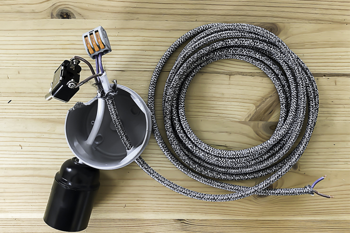 Partie 5 de la réalisation du DIY lampe en béton