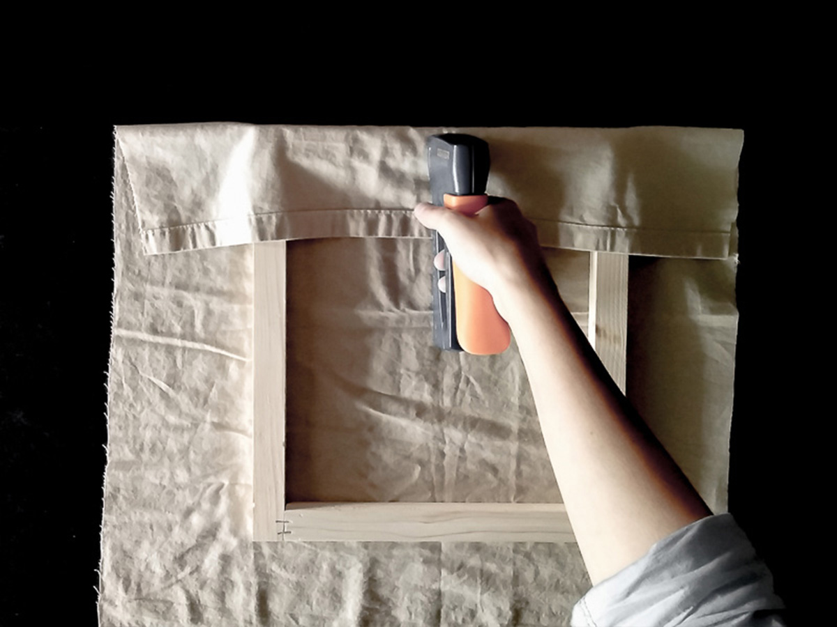 DIY toile brodée fixation tissu partie 2