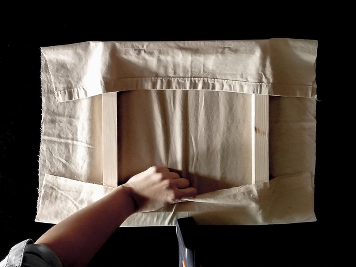 DIY toile brodée fixation tissu partie 3