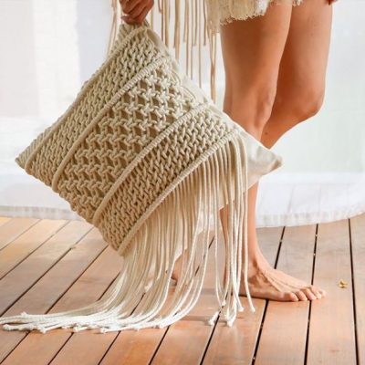 Coussin en macramé