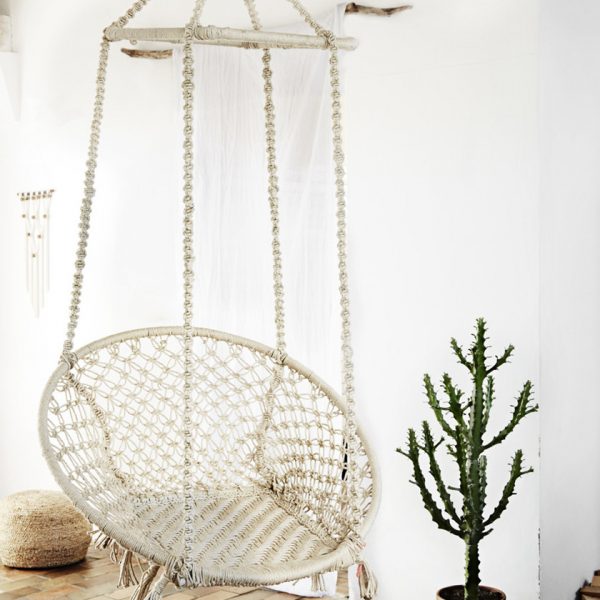 Fauteuil suspendu en macramé
